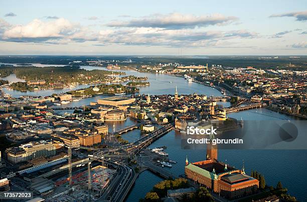 El Centro De La Ciudad De Estocolmo Foto de stock y más banco de imágenes de Estocolmo - Estocolmo, Vista cenital, Agua