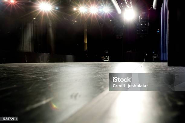ステージの階 - ステージのストックフォトや画像を多数ご用意 - ステージ, 演劇, 劇場
