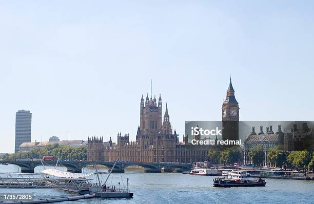 Parlament I River - zdjęcia stockowe i więcej obrazów Anglia - Anglia, Barka - Statek przemysłowy, Bez ludzi