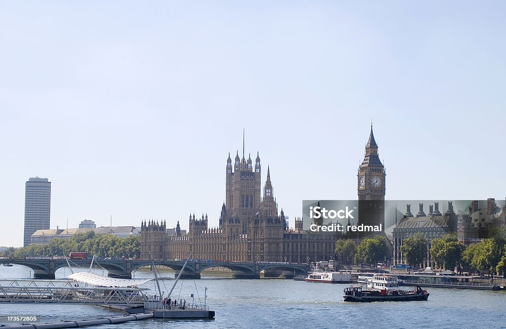 O Parlamento e o rio - Foto de stock de Barcaça royalty-free