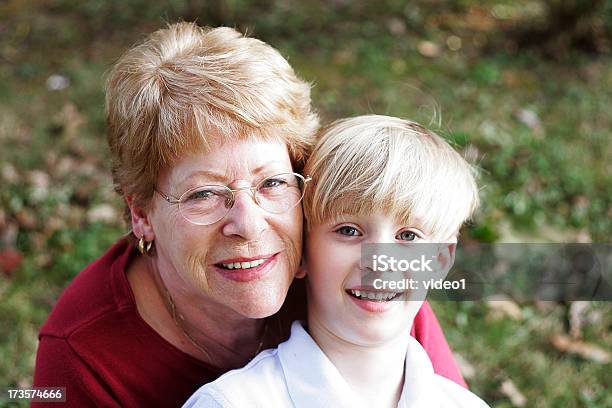 Мне И Grandma — стоковые фотографии и другие картинки Активный образ жизни - Активный образ жизни, Активный пенсионер, Бабушка