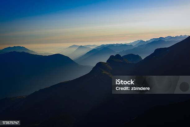 Alpine Alba - Fotografie stock e altre immagini di Montagna - Montagna, 2000-2009, Alpi