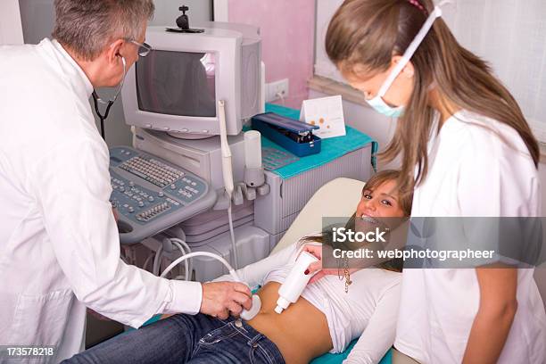 Ultraschalluntersuchung Xxl Stockfoto und mehr Bilder von 2000-2009 - 2000-2009, Allgemeinarztpraxis, Anfang