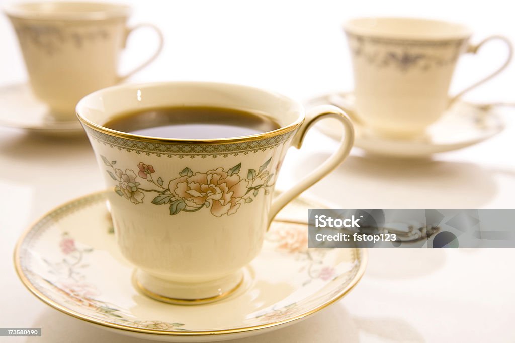 Tè cinese tazze e piattini. Cucchiaio d'argento. - Foto stock royalty-free di Argentato