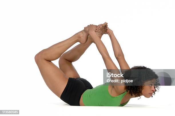 Exercício De Yoga Chamado Pose Do Arco - Fotografias de stock e mais imagens de Adulto - Adulto, Bem-estar, Boa Postura