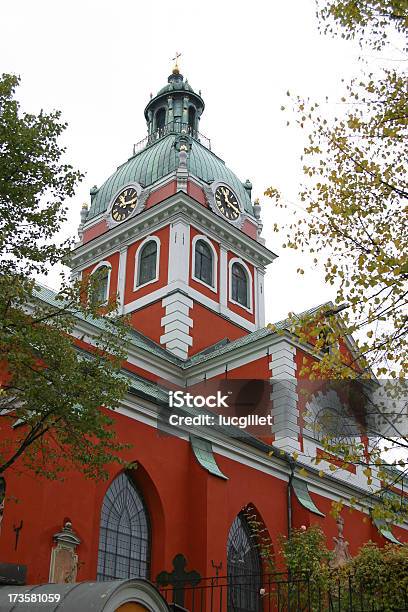 Farbige Kirche Stockfoto und mehr Bilder von Christentum - Christentum, Fotografie, Herbst