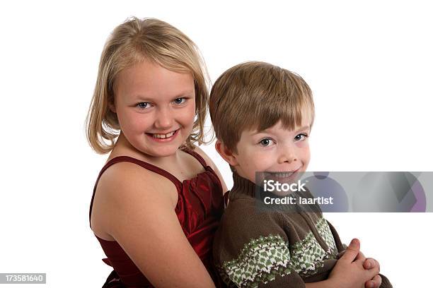 Bruder Und Schwester Stockfoto und mehr Bilder von 4-5 Jahre - 4-5 Jahre, 8-9 Jahre, Arm umlegen