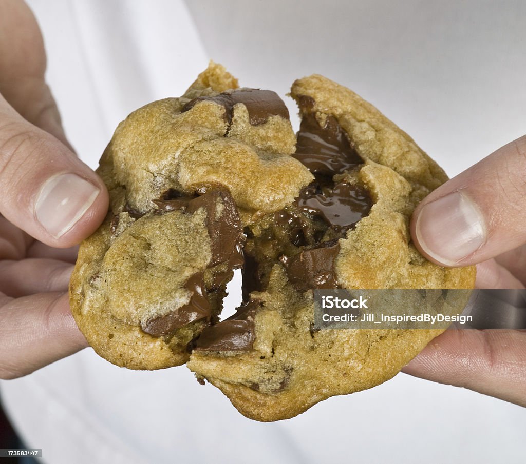チョコレートチップクッキー - 溶けるのロイヤリティフリーストックフォト