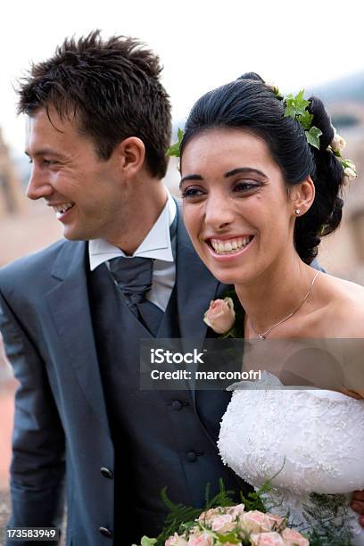 Foto de Casamento Casal e mais fotos de stock de Adulto - Adulto, Amor, Beleza natural - Natureza