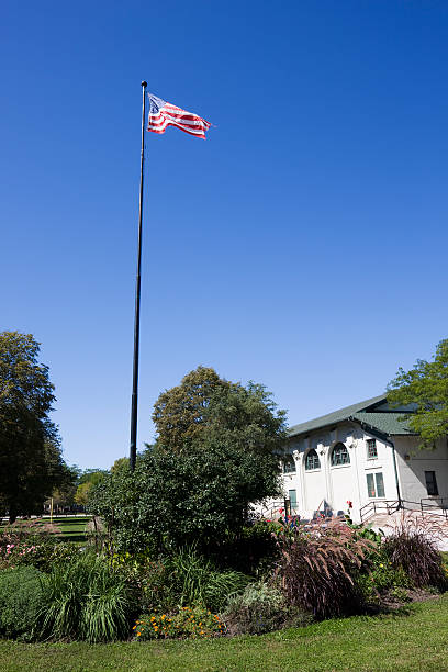 istock Chicago Field House and Flag 173584282