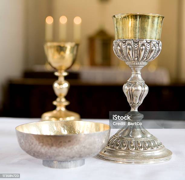 Gobles Em Uma Igreja Católica - Fotografias de stock e mais imagens de Altar - Altar, Branco, Catolicismo