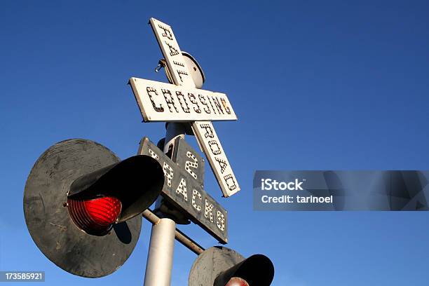 Blinken Crossing Stockfoto und mehr Bilder von Buchstabe X - Buchstabe X, Anzünden, Bahngleis