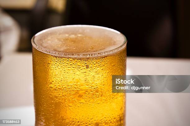 ビール - いっぱいになるのストックフォトや画像を多数ご用意 - いっぱいになる, しずく, アルコール飲料