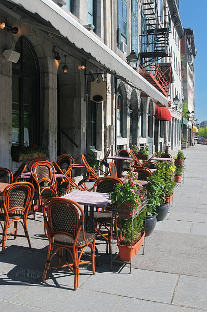 istock Old Montreal Summer Streetside Bistro 173588911