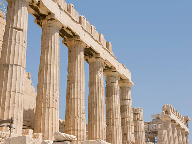 Lado del Partenón de remodelación, vista de ángulo bajo - foto de stock
