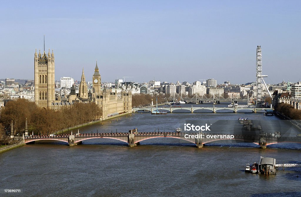 Лондон и реку Темза - Стоковые фото Hungerford Bridge And Golden Jubilee Bridges роялти-фри
