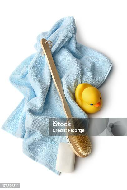 El Baño De Toallas Rubber Duck Jabón Y Bathbrush Foto de stock y más banco de imágenes de Artículos de aseo