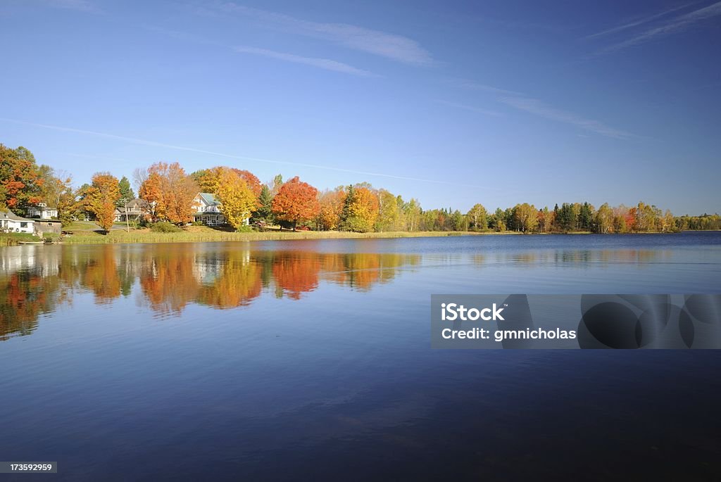 Jesień Jezioro - Zbiór zdjęć royalty-free (Bez ludzi)
