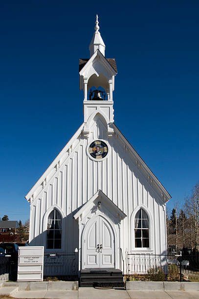 istock Country Church 173594221