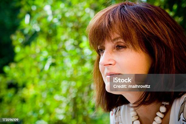 Ältere Frau Optimistisch Durchdachte Stockfoto und mehr Bilder von Menopause - Menopause, 50-54 Jahre, Attraktive Frau