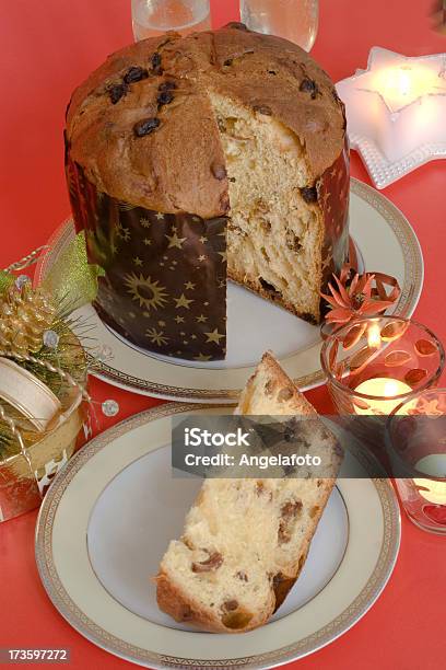 Bolo De Natal Italiano O Bolo De Natal Italiano - Fotografias de stock e mais imagens de Bolo de Frutas - Bolo de Frutas, Bolo de Natal, Bolo de Natal Italiano