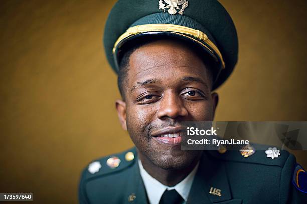 중유럽식 칠레식 중위 대령 군대 세로는 군사에 대한 스톡 사진 및 기타 이미지 - 군사, 명랑한, 미국 군사