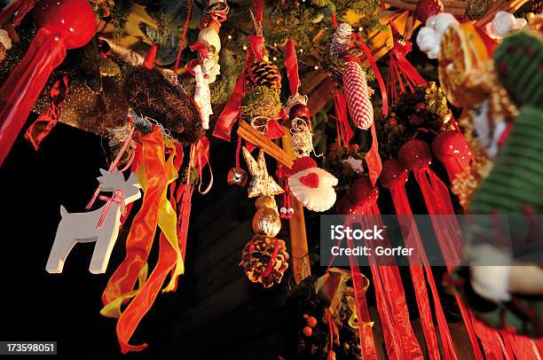 Decoración Navideña Foto de stock y más banco de imágenes de Mercado navideño - Mercado navideño, Alto Adigio, Merano