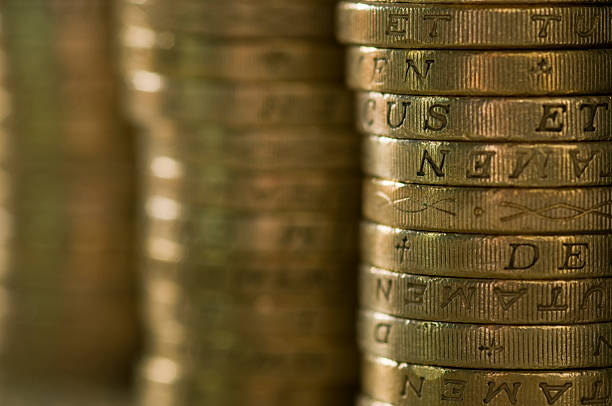 istock Pile of British £1 coins 173599142
