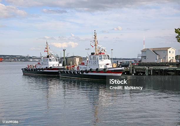 Pilota Di Porto Imbarcazioni - Fotografie stock e altre immagini di Acqua - Acqua, Ambientazione esterna, Attraccato