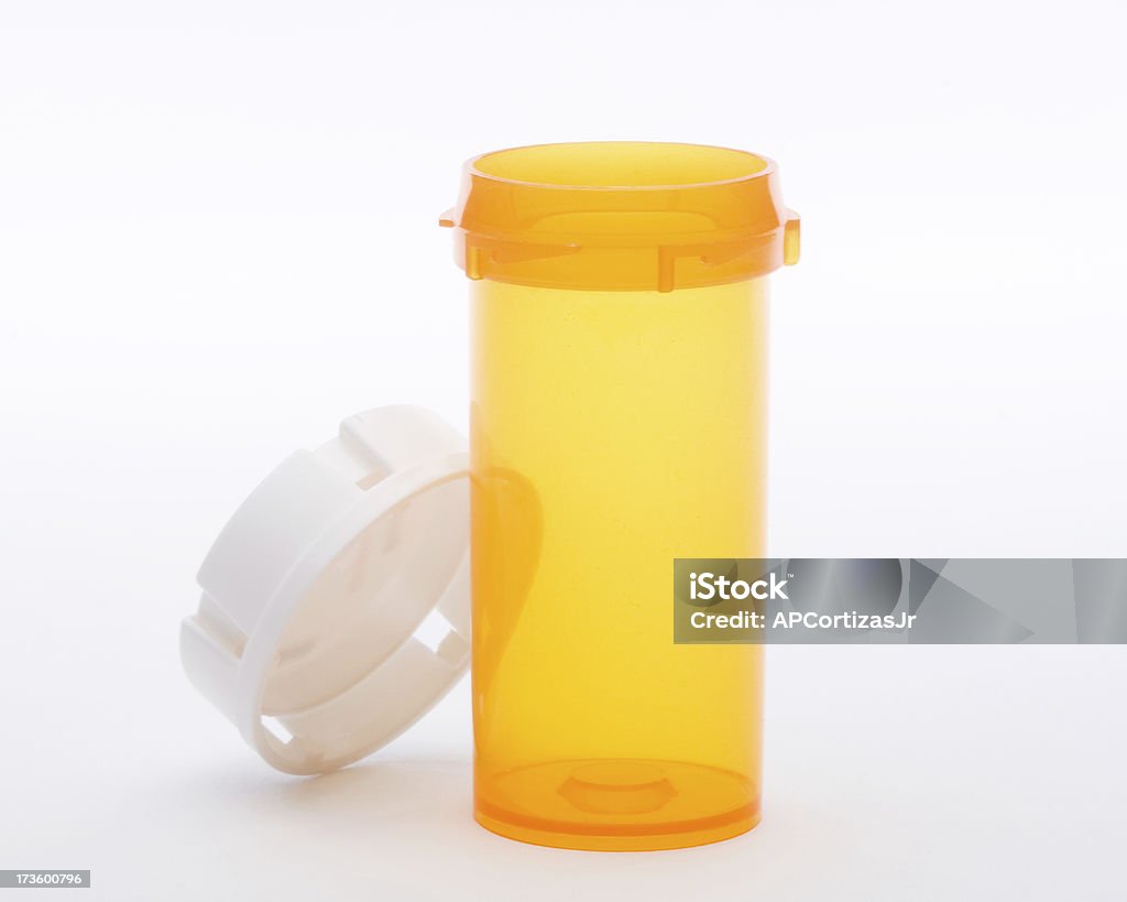 orange vides de pilule bouteille sur Blanc, white cap - Photo de Comprimés en flacon libre de droits