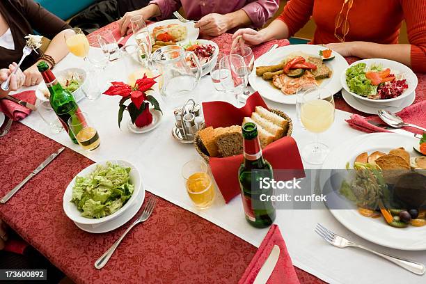 Delicioso Foto de stock y más banco de imágenes de Bufé - Bufé, Elegancia, Familia