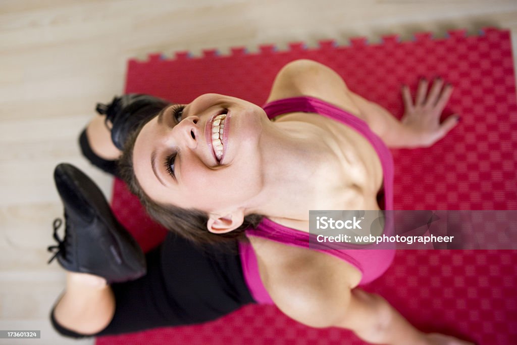 Exercício de relaxamento XXL - Foto de stock de Academia de ginástica royalty-free