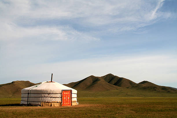 ger tente en mongolie - travel nature outdoors independent mongolia photos et images de collection