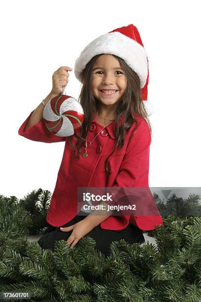 Niño De Navidad Foto de stock y más banco de imágenes de 4-5 años - 4-5 años, Abeto Picea, Adorno de navidad