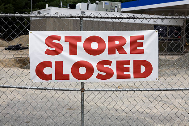 istock Store Closed Sign during Economic Meltdown 173602135