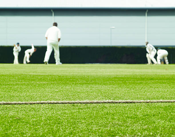 여치 경계 로프 및 대응시키십시오 조치 - sport of cricket cricket player fielder sport 뉴스 사진 이미지