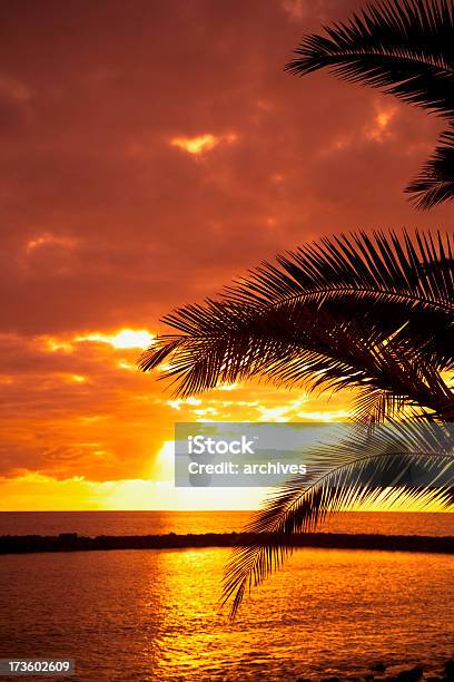 Tramonto Cartolina - Fotografie stock e altre immagini di Ambientazione esterna - Ambientazione esterna, Ambientazione tranquilla, Arancione