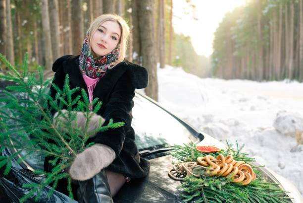 istock Winter woman 1736028386