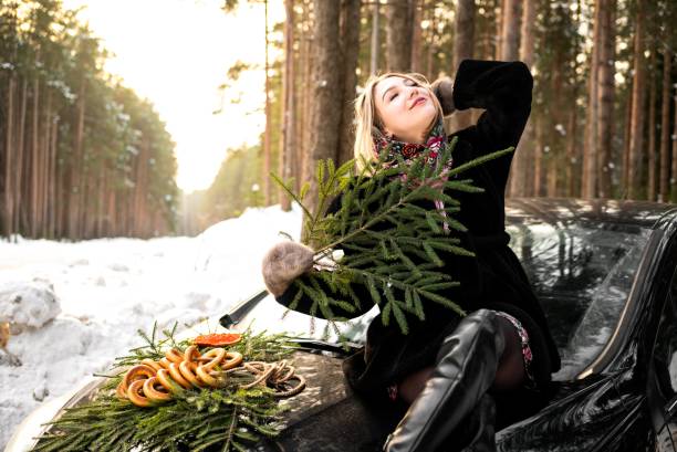 istock Winter woman 1736028390