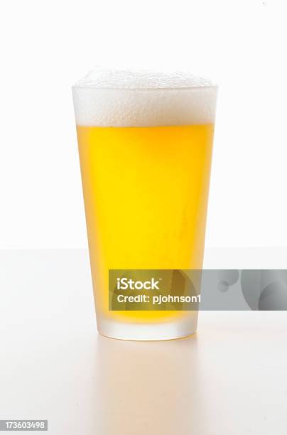 Beer3 - Fotografias de stock e mais imagens de Copo de Quartilho - Copo de Quartilho, Bebida com espuma, Cerveja