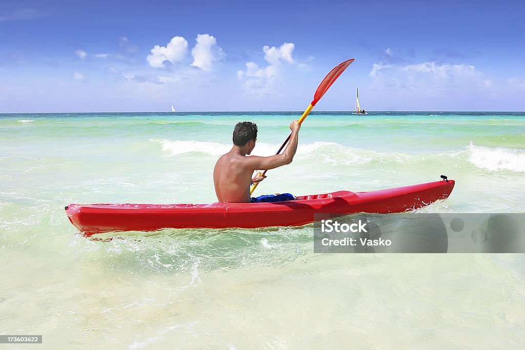 Kayak sull'oceano - Foto stock royalty-free di Cuba