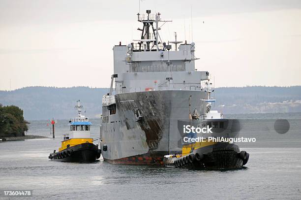 Tuboats 및 손상된 배송 교통수단에 대한 스톡 사진 및 기타 이미지 - 교통수단, 군용 함선, 나무