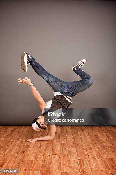 Bgirl Stockfoto und mehr Bilder von Breakdance - Breakdance, Weiblicher Teenager, Frauen