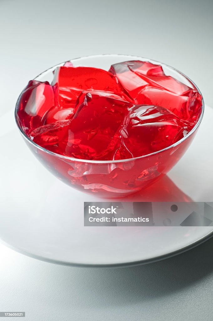 Czerwonej galaretki w szklanej miski - Zbiór zdjęć royalty-free (Bez ludzi)