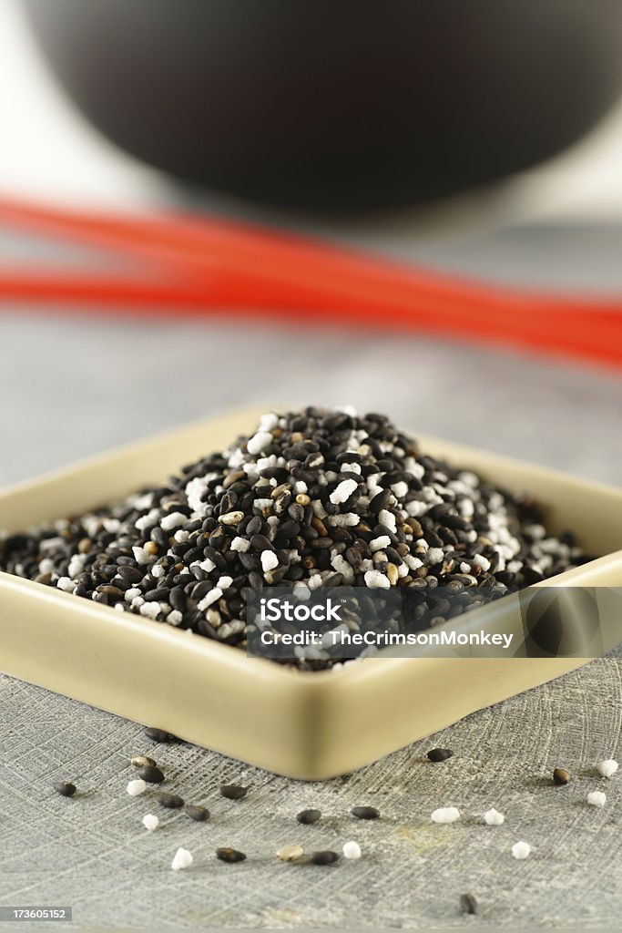 Furikake de sementes de gergelim preto e sal - Foto de stock de Arroz - Alimento básico royalty-free