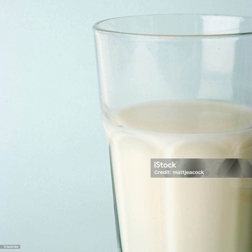 Vaso de leche - Foto de stock de Azul libre de derechos