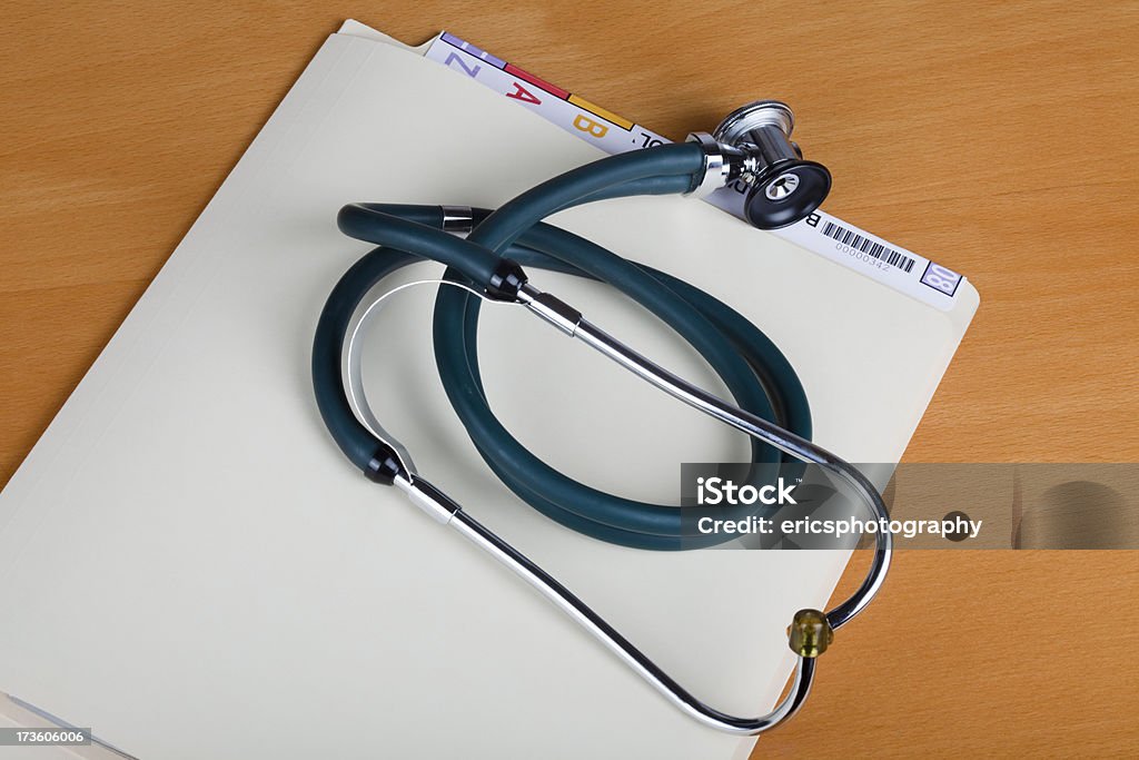 Stetoskop na medycznych - Zbiór zdjęć royalty-free (Akta)