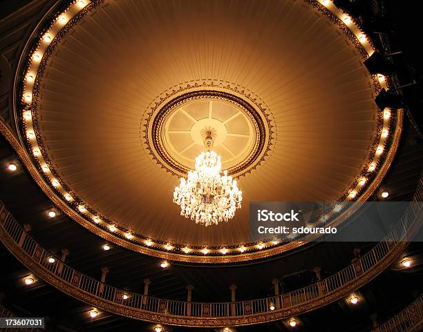 Opera House Stockfoto und mehr Bilder von Beleuchtet - Beleuchtet, Bühnentheater, Fotografie