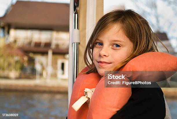 Schwimmweste Sicherheit Stockfoto und mehr Bilder von Blaue Augen - Blaue Augen, Blick in die Kamera, Blondes Haar