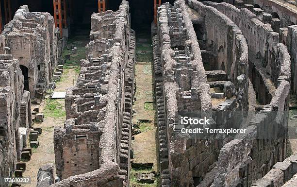 Innenseite Des Kolosseum Rom Stockfoto und mehr Bilder von Alte Geschichte - Alte Geschichte, Amphitheater, Ansicht aus erhöhter Perspektive